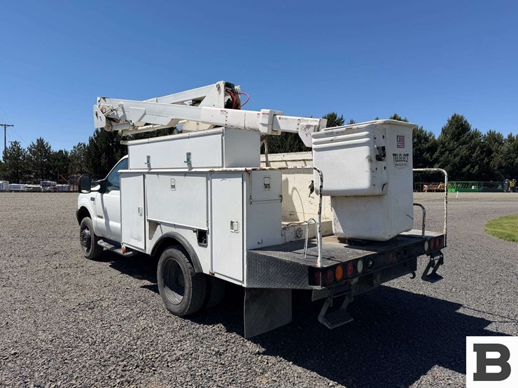 2004-ford-f550-image-3