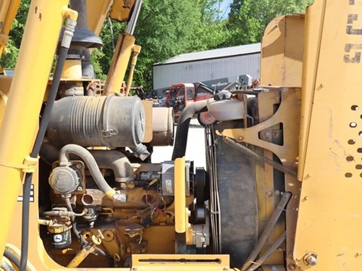 2005-deere-210le-image-26