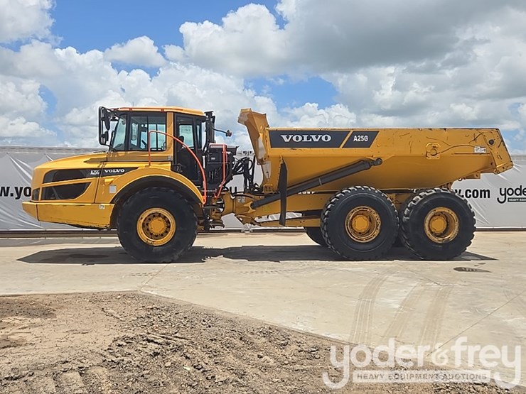 2021-volvo-a25g-image-2