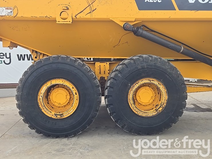 2021-volvo-a25g-image-14