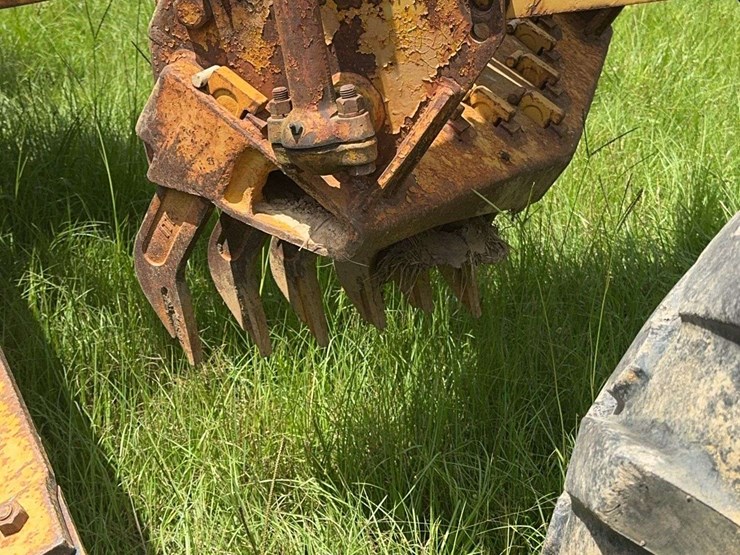 caterpillar-120-image-11