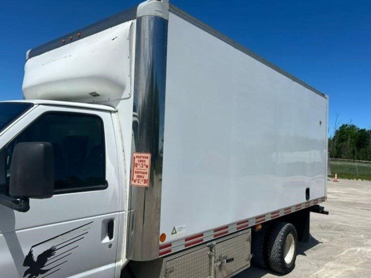 2008-ford-e450-image-32