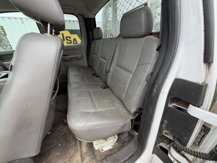 2013-gmc-sierra-2500-image-22