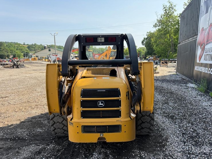 john-deere-270-image-3