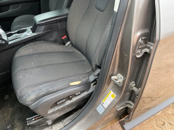 2012-chevrolet-equinox-lt-image-25