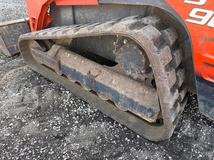 kubota-svl90-2-image-16