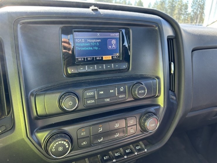 2015-chevrolet-silverado-2500-image-22