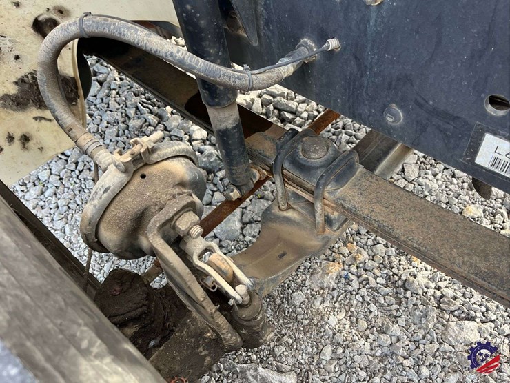 2003-freightliner-fl70-image-44