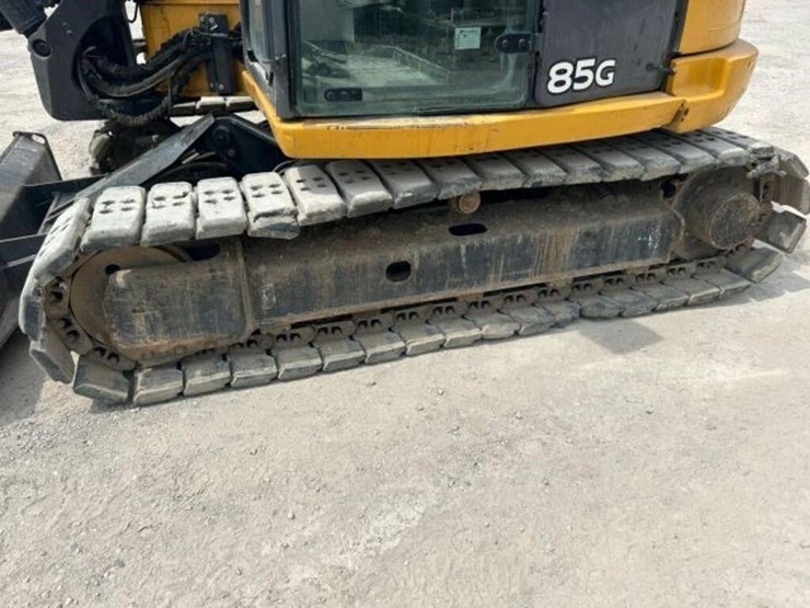 2014-deere-85g-image-65