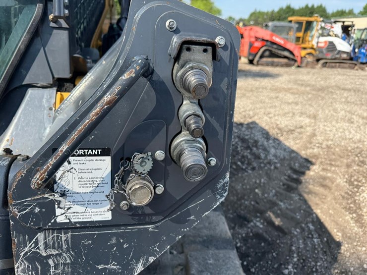 2023-deere-333g-image-11