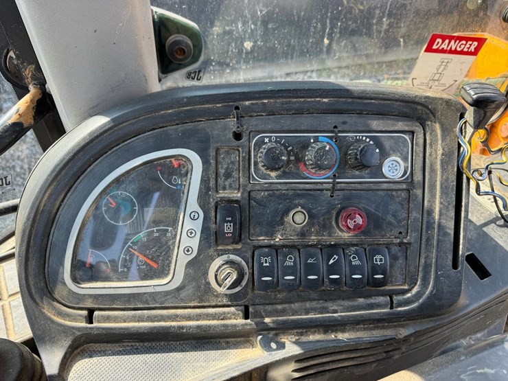 jcb-3cx14-image-27