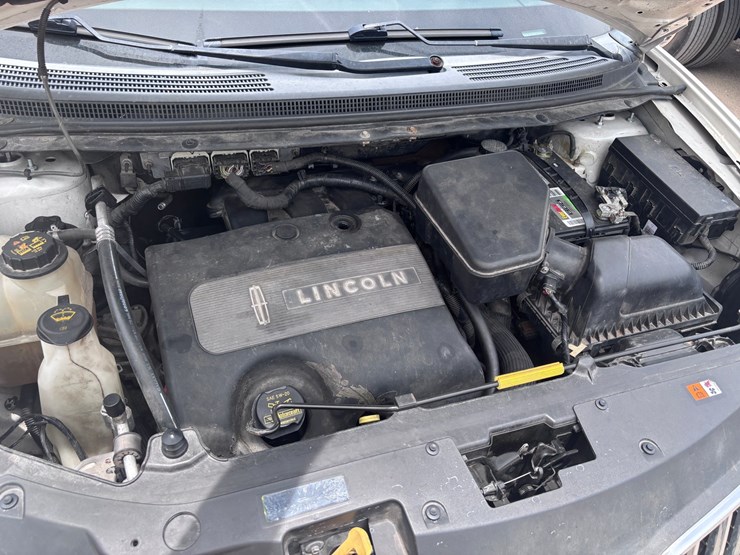 2011-lincoln-mkx-image-15
