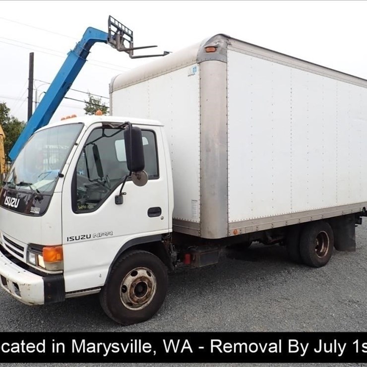 2004 ISUZU NPR