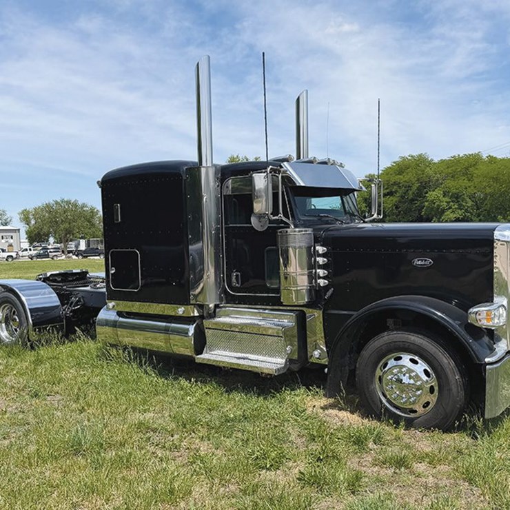 2019 PETERBILT 389