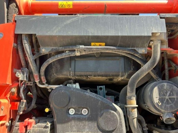 2018-kubota-ssv65-image-31