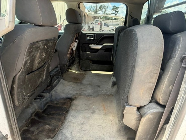 2015-chevrolet-silverado-3500-image-26