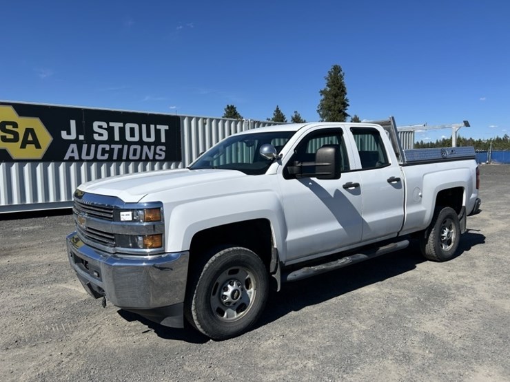 2015-chevrolet-silverado-2500-image-1