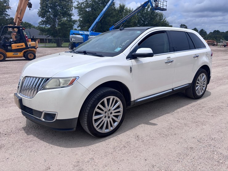 2011-lincoln-mkx-image-1