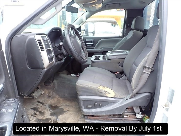2016-chevrolet-3500-image-10