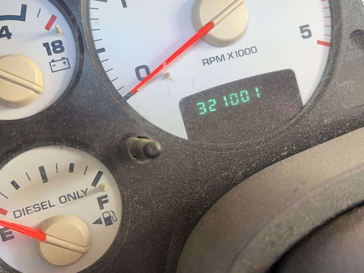 2004-dodge-ram-2500-image-8