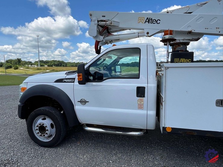 2013-ford-f550-image-16