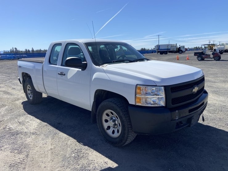 2011-chevrolet-silverado-1500-image-2