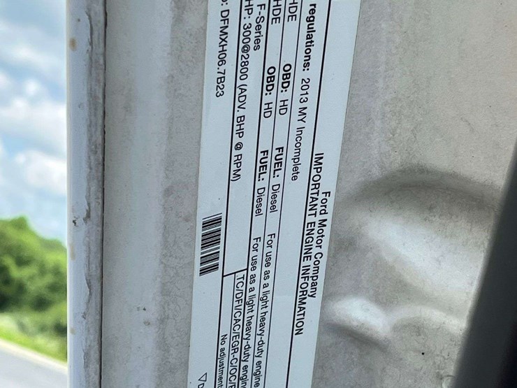 2013-ford-f550-image-52