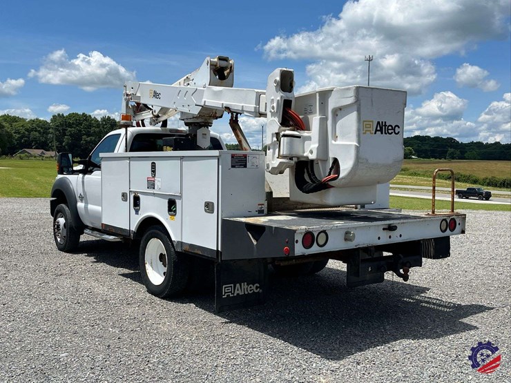2013-ford-f550-image-22