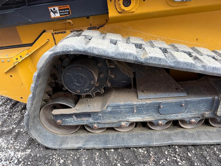 2023-deere-333g-image-13