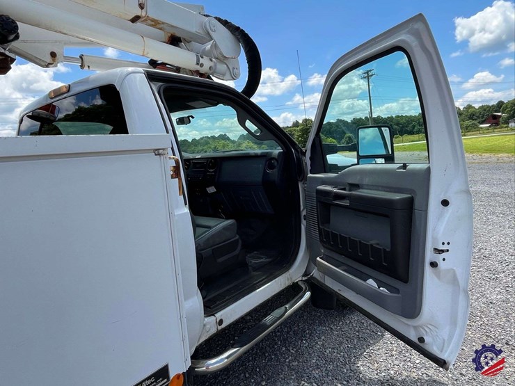 2013-ford-f550-image-53