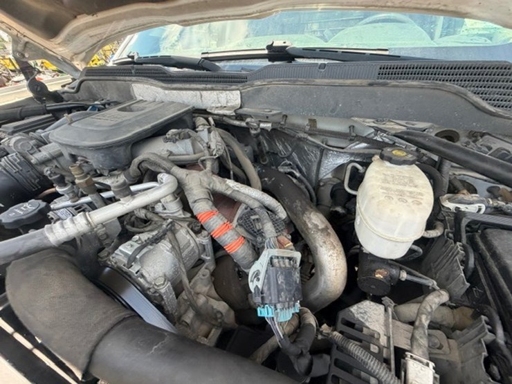 2015-chevrolet-silverado-3500-image-64
