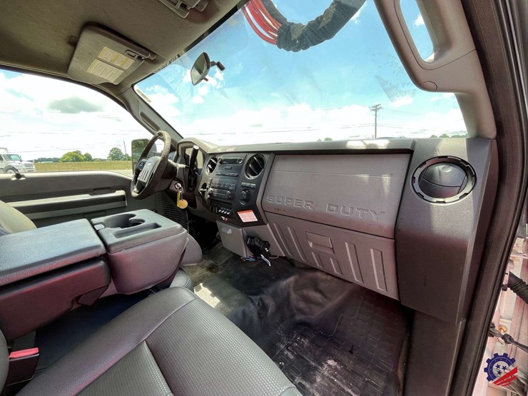 2013-ford-f550-image-57