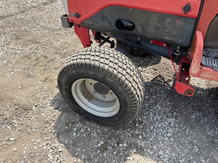massey-ferguson-1230-image-17