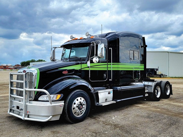 2014-peterbilt-386-image-1