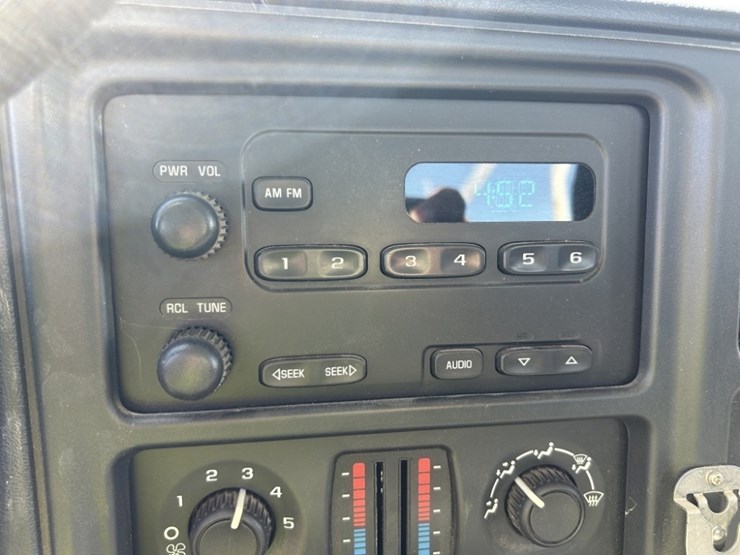 2006-chevrolet-silverado-3500-image-30