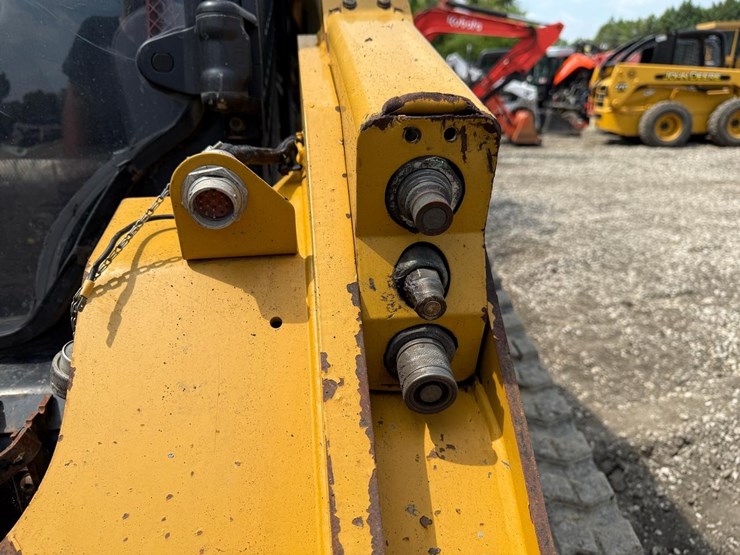 2020-caterpillar-289d3-image-11