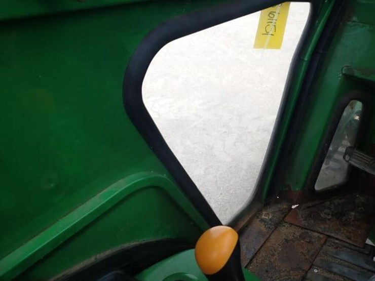 2011-john-deere-1023e-image-53