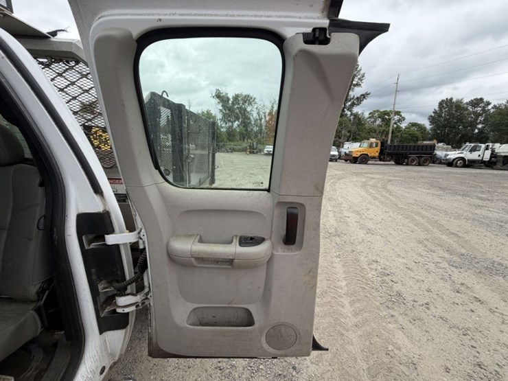 2013-gmc-sierra-2500-image-23