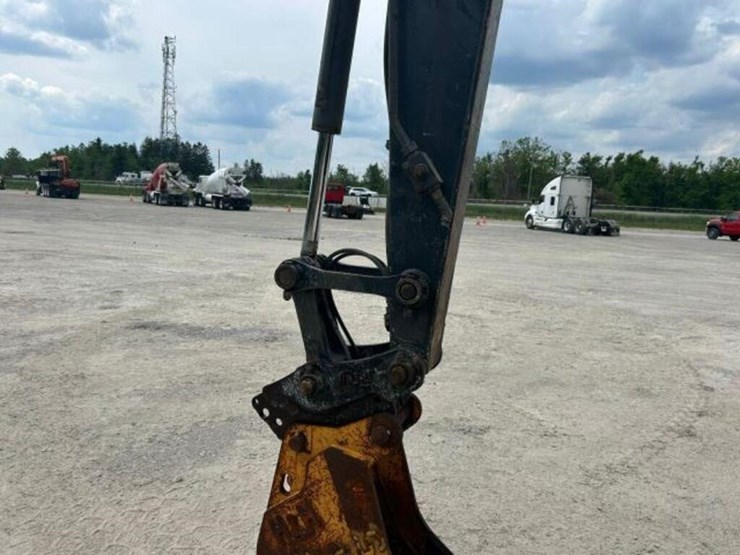 2014-deere-85g-image-49