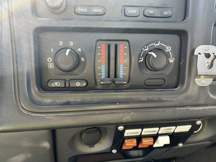 2006-chevrolet-silverado-3500-image-29