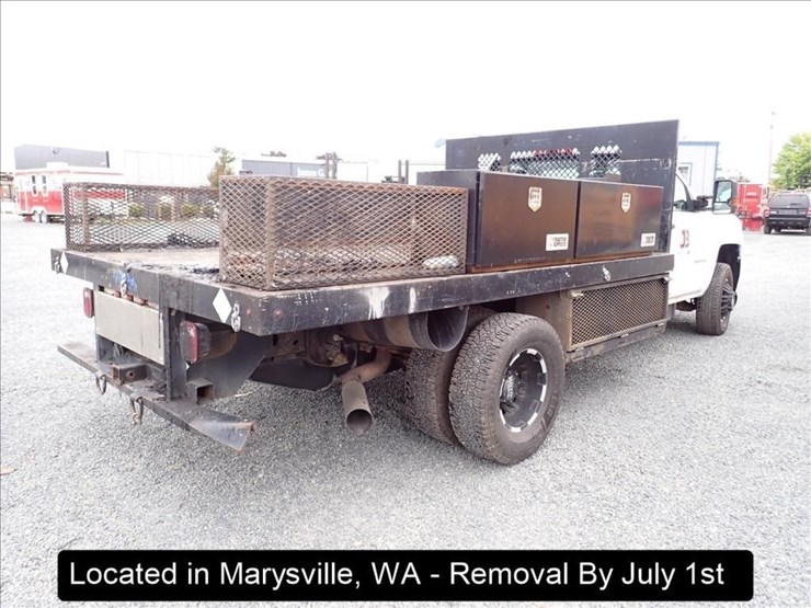 2016-chevrolet-3500-image-12