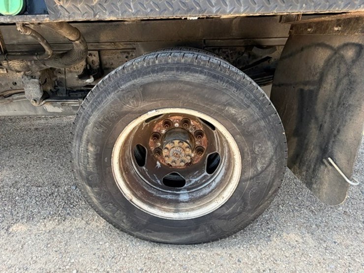2015-chevrolet-silverado-3500-image-13