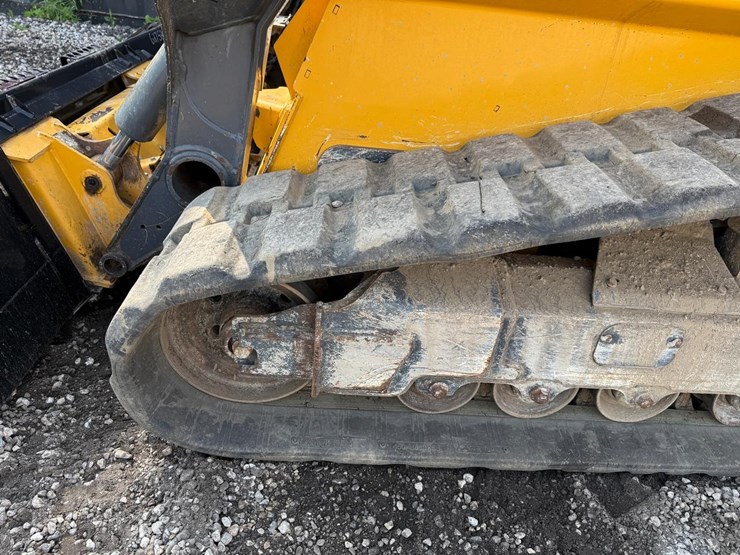 2023-deere-333g-image-17