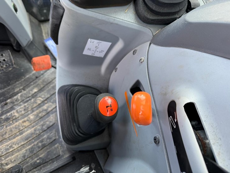 new-holland-powerstar-100-image-24