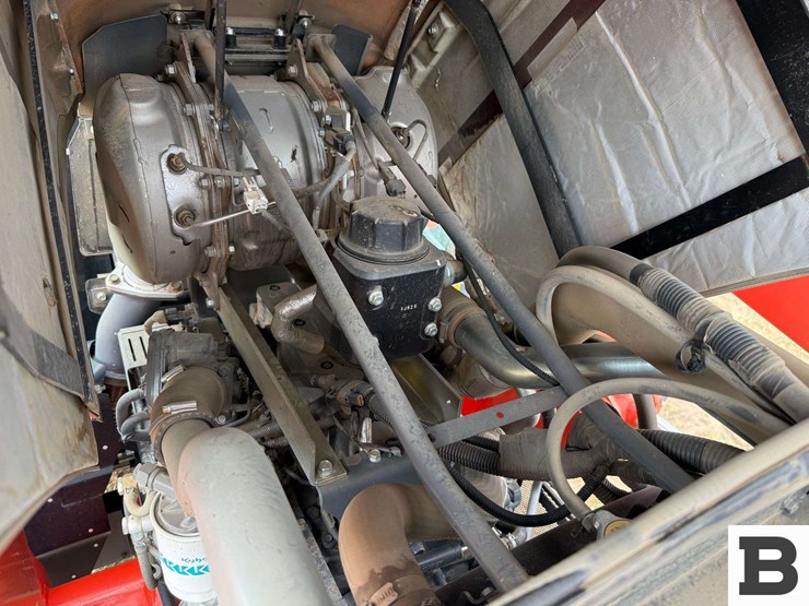2021-kubota-m6-141-image-23