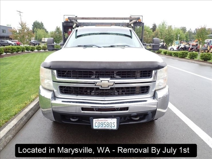 2009-chevrolet-3500-image-18
