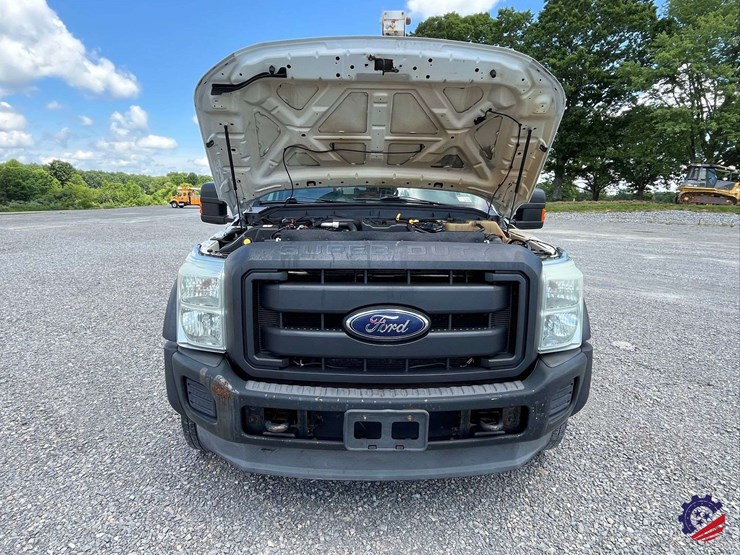 2013-ford-f550-image-48