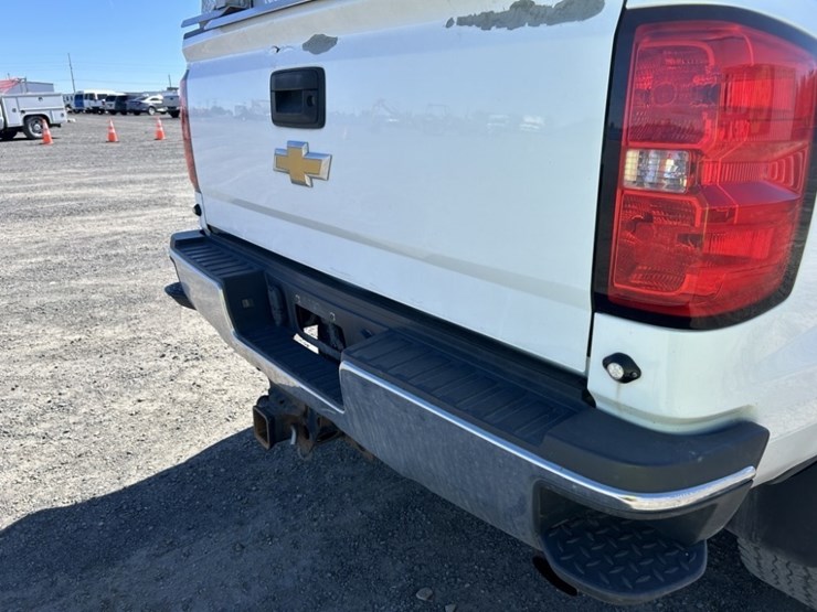 2015-chevrolet-silverado-2500-image-37