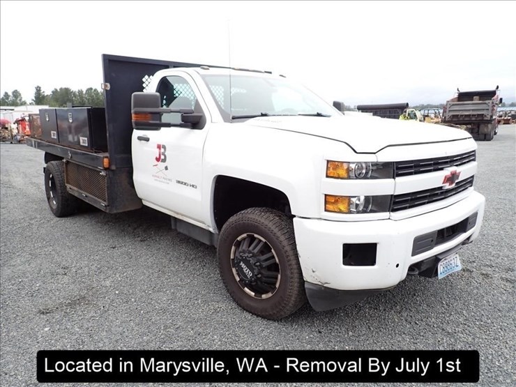 2016-chevrolet-3500-image-14