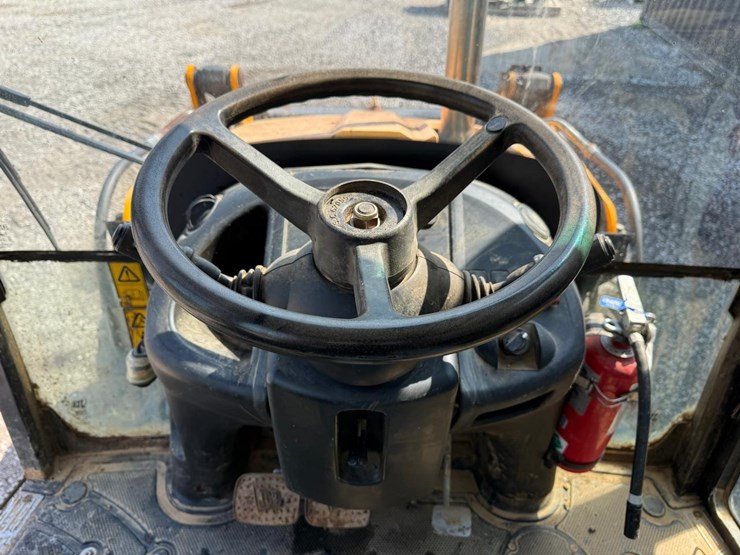 jcb-3cx14-image-23